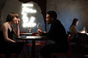 Comment réussir son premier date : idées d’activités et conseils pratiques