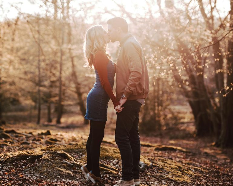 Couple en automne : comment raviver la flamme quand les jours raccourcissent ?